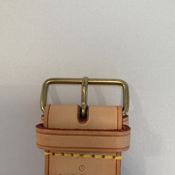 LOUIS Vuitton Handle Keeper - Picture 9 of 9